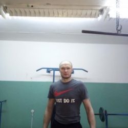 Милый, воспитанный  хочет встретиться для расслабления в своей машине с девушкой Милый, воспитанный  хочет встретиться для расслабления в своей машине с девушкой